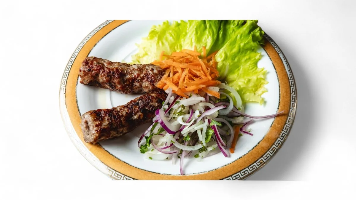 Люля-кебаб из баранины с луком и морковью
